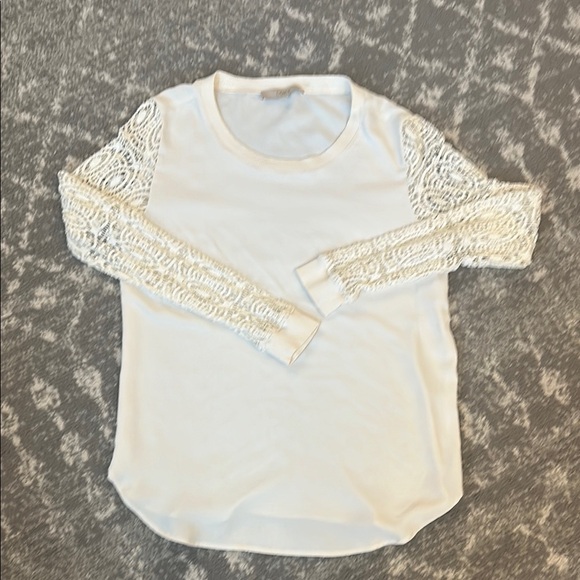 Loft Circle Lace Sleeve Blouse - Picture 3 of 11